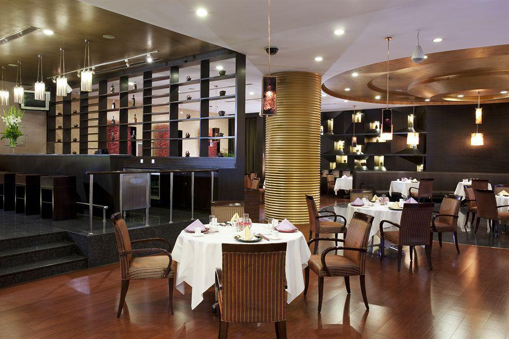 Holiday Inn Central Plaza Pekín Restaurante foto